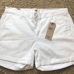 NWT LEVI'S Women's Classic Chino White Cuffed Shorts - Size 16 (Waist 33)